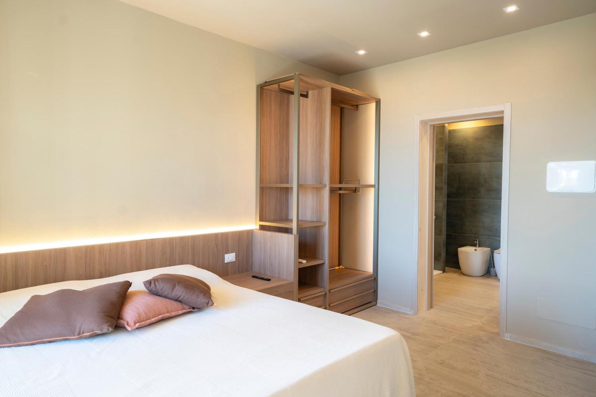 Lampada Di Aladino Hotel Follonica